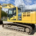 03_Komatsu PC210LC-10 BM5787_04