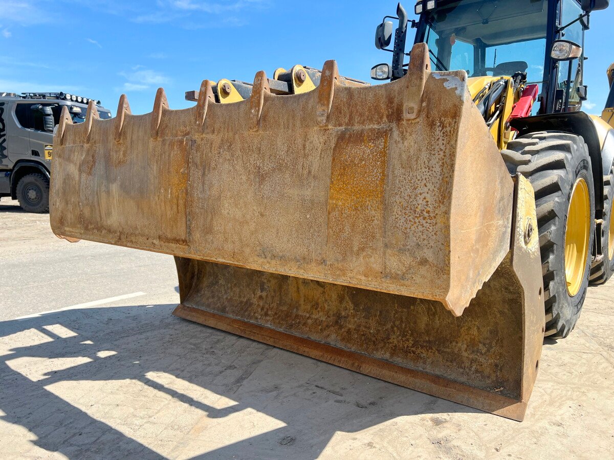 Caterpillar 444 F2 - Image 8