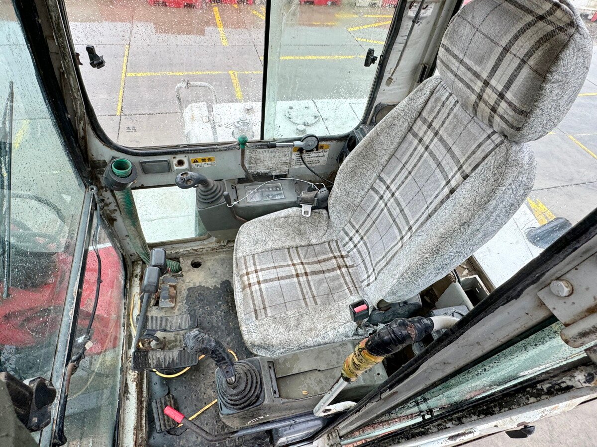 Takeuchi TB150S - Image 10