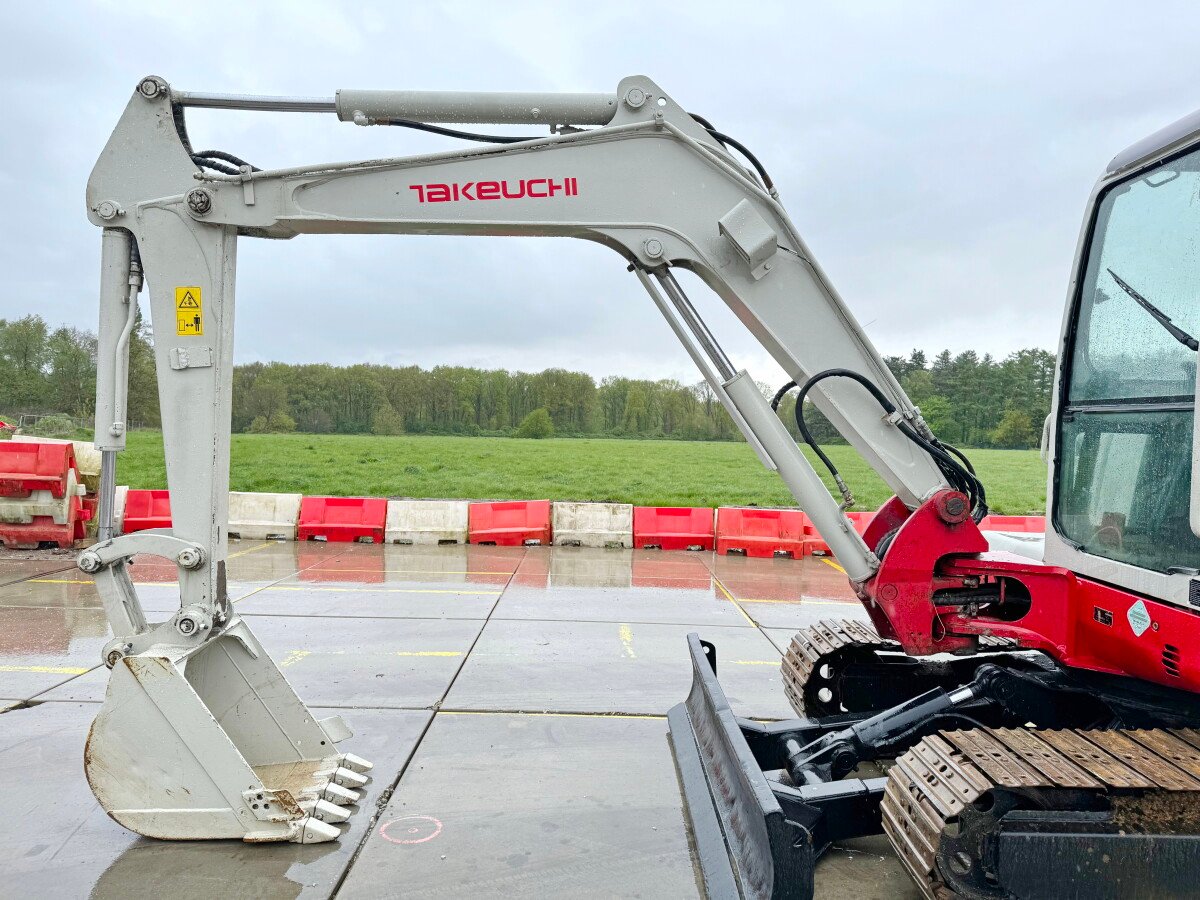 Takeuchi TB150S