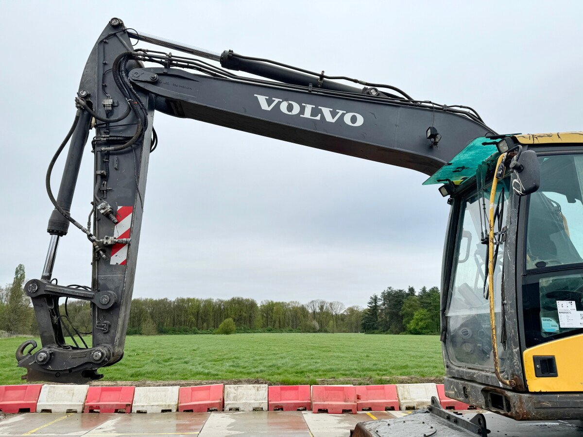 Volvo EW160C - Image 13