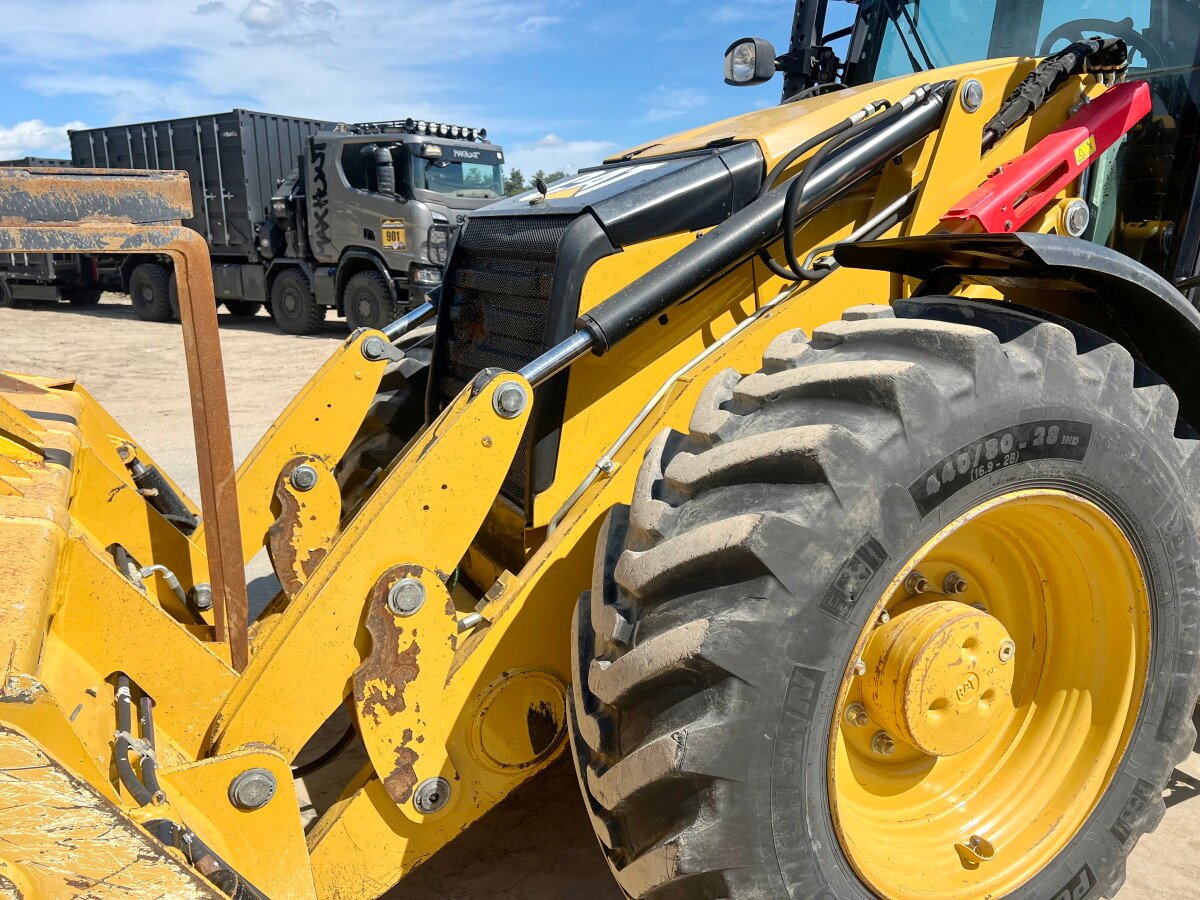 Caterpillar 444 F2 - Image 11