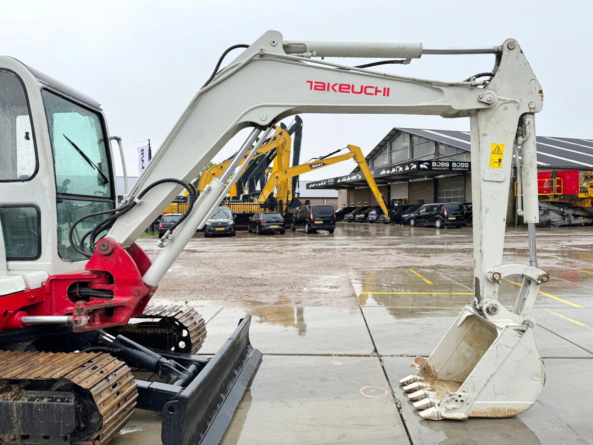 Takeuchi TB150S - Image 13