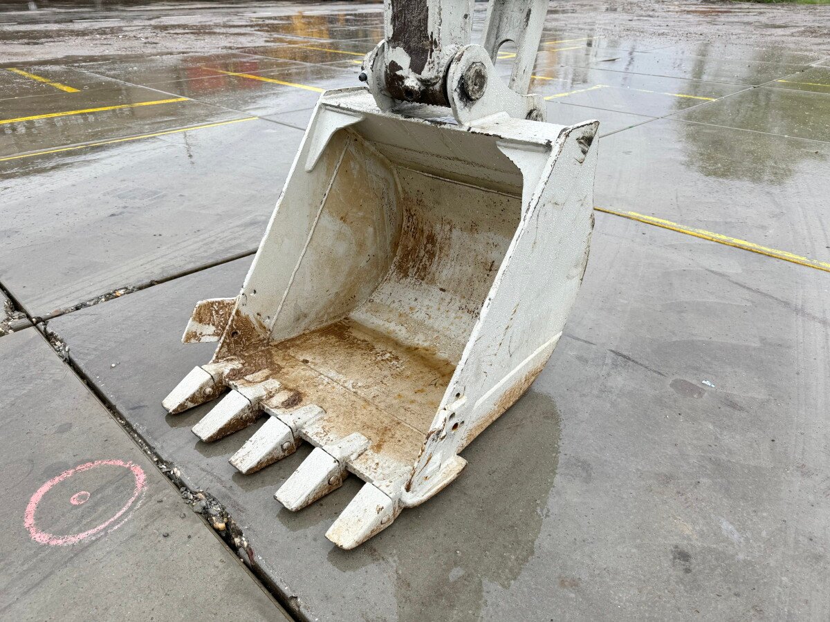 Takeuchi TB150S - Image 14