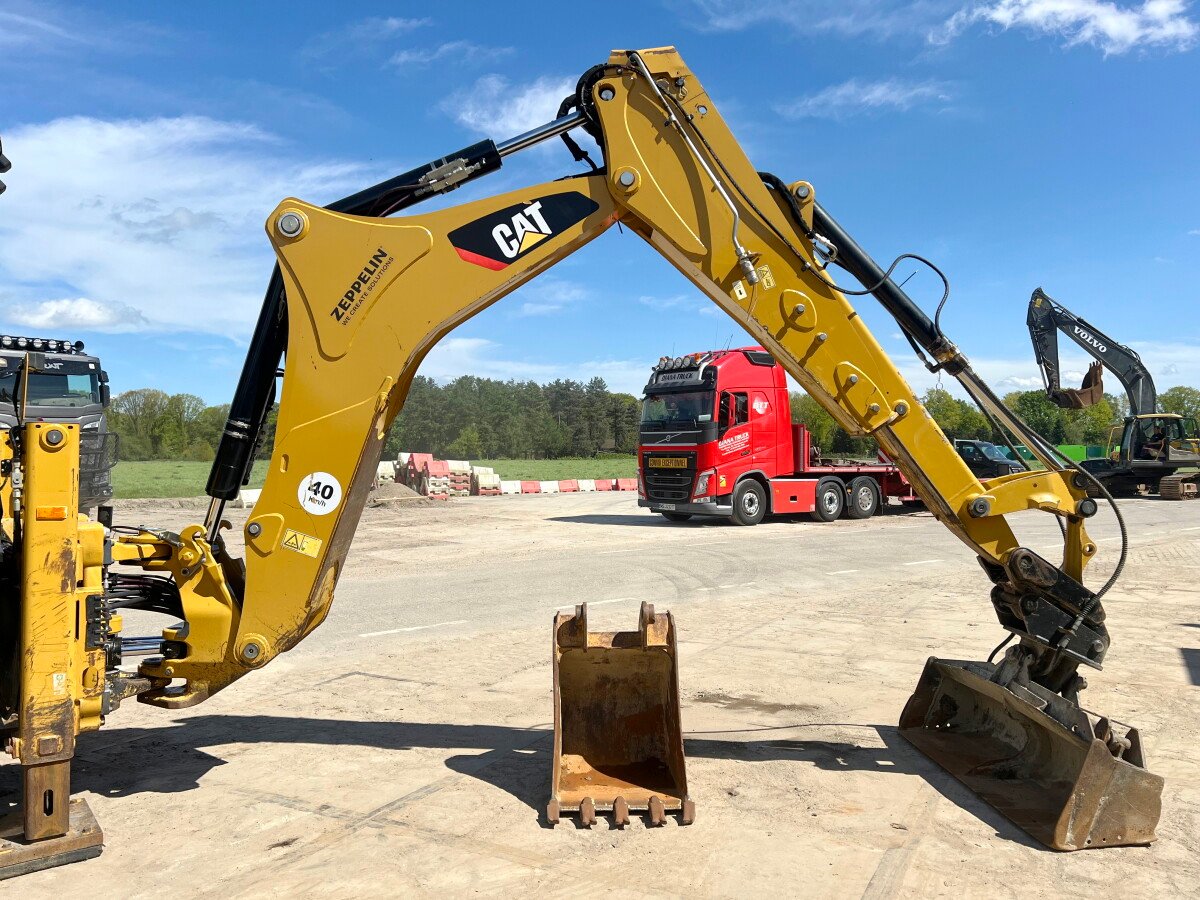 Caterpillar 444 F2 - Image 12