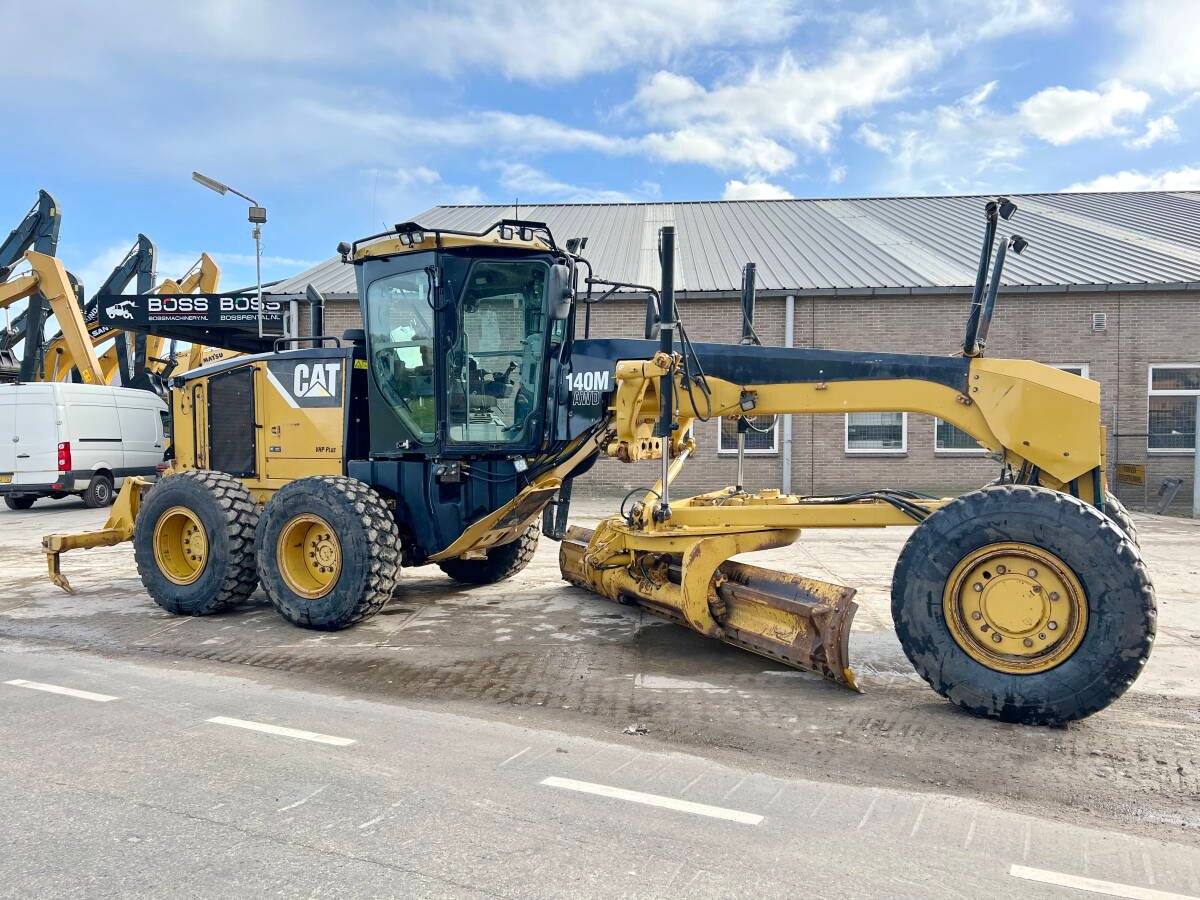 Caterpillar 140M AWD