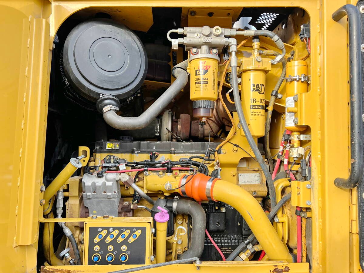 Caterpillar 140M AWD - Image 17