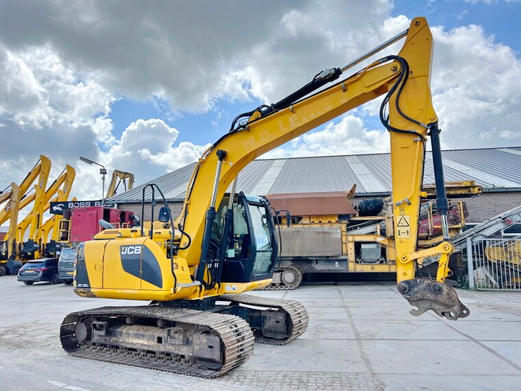 JCB JS130LC - Image 3