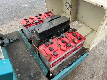 Tennant 215E Sweeper - Image 2