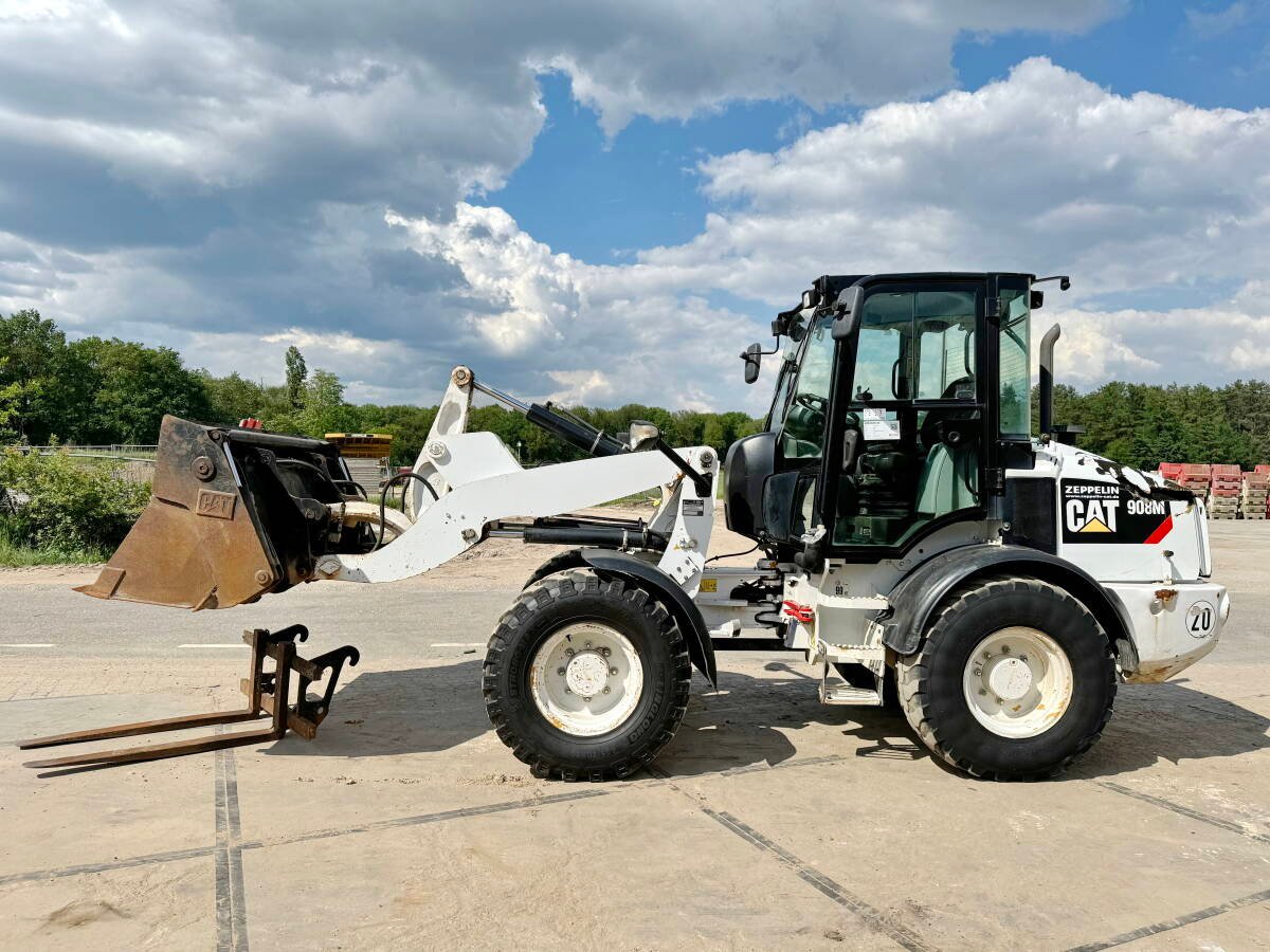 Caterpillar 908M FORKS + BUCKET