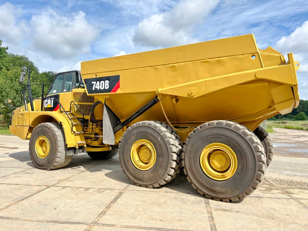 Caterpillar 740B - Image 5