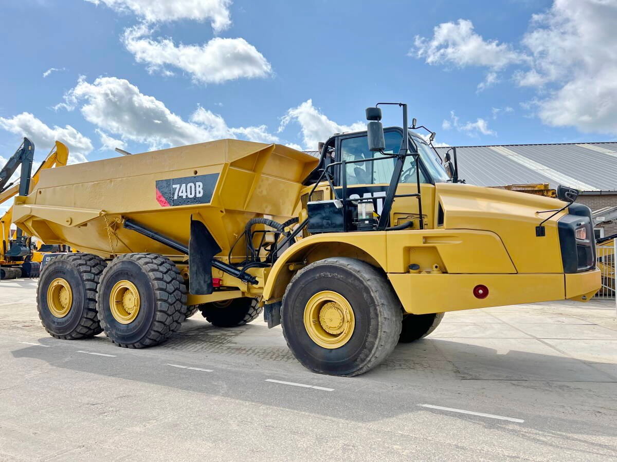 Caterpillar 740B - Image 2