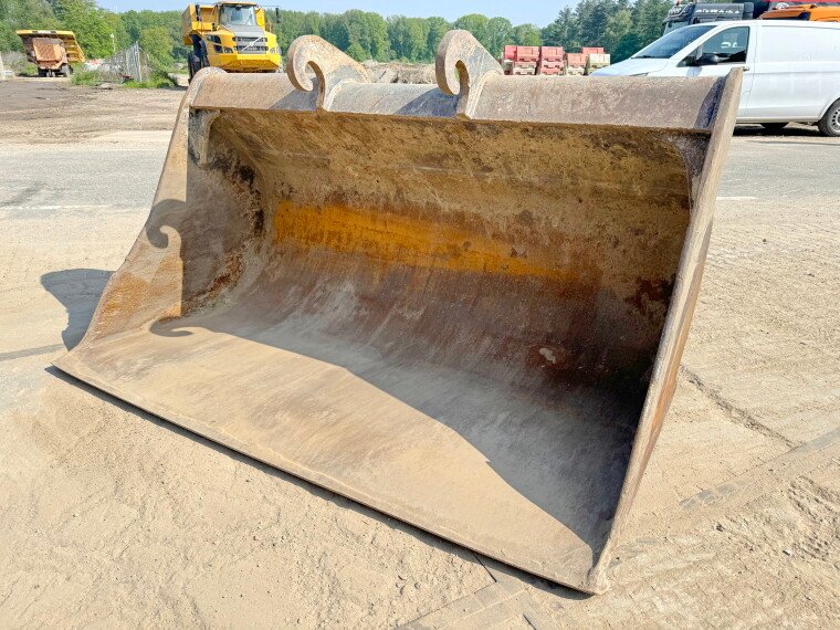 Bucket Caterpillar 330F - Image 2